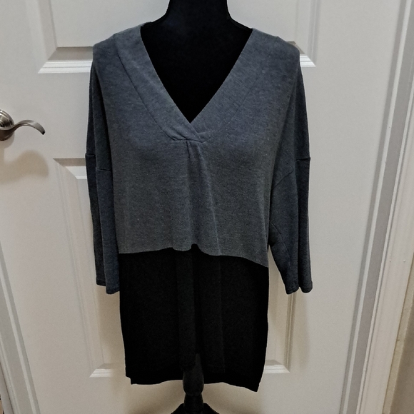 Suzanne Betro Charcoal V-Neck Sweater - Picture 1 of 6